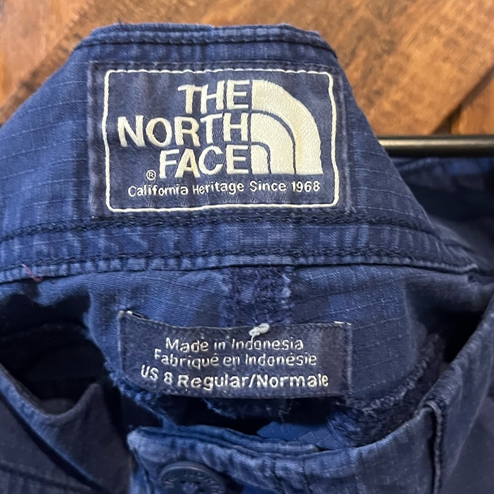 The North Face Blue Twill Utility Hiking Casual Outdoor Shorts size 8 EUC - Picture 4 of 6